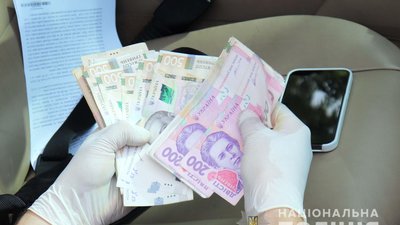 У водія вантажівки на Рівненщині вкрали понад мільйон гривень. Підозрювані — його колеги У водія вантажівки на Рівненщині вкрали понад мільйон гривень. Підозрювані — його колеги
