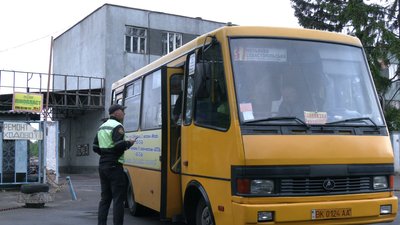 Операція "Перевізник": як на Рівненщині перевіряють маршрутки