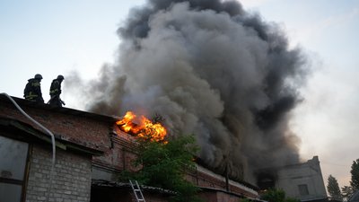 обстріл новобаварського району, зайнялся пожежа