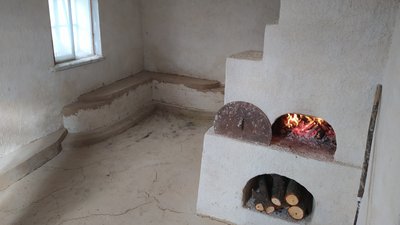 На Тернопільщині волонтери відновлюють родинну хату Бойчуків На Тернопільщині волонтери відновлюють родинну хату Бойчуків