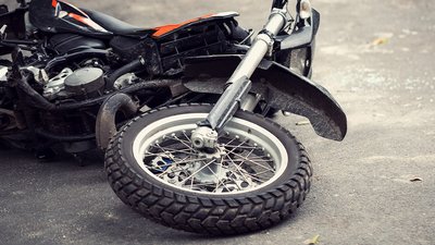 ДТП з потерпілими у Чернігові за участі авто та мотоцикла