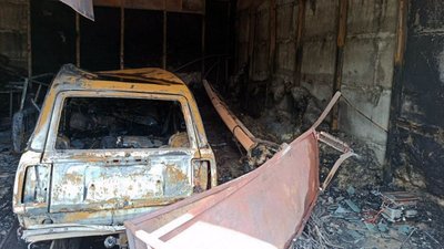 У Кривому Розі згорів гараж разом з автівкою