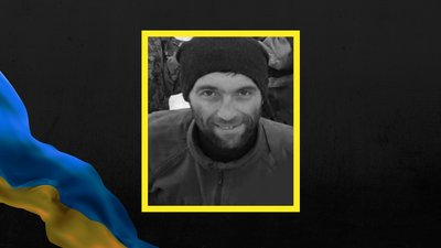 На Чернігівщині попрощалися з двома військовими: старшим солдатом Ігорем Горбатюком та солдатом Володимиром Чираком На Чернігівщині попрощалися з двома військовими: старшим солдатом Ігорем Горбатюком та солдатом Володимиром Чираком