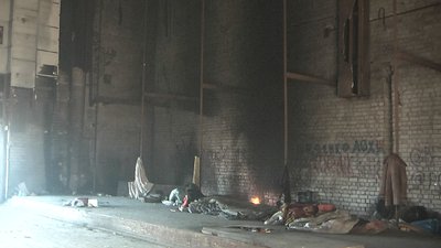 У Запоріжжі почали демонтувати будівлю кінотеатру "Космос" У Запоріжжі почали демонтувати будівлю кінотеатру "Космос"