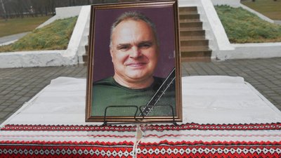 На Дніпропетровщині попрощалися з 50-річним загиблим бійцем Андрієм Приходьком На Дніпропетровщині попрощалися з 50-річним загиблим бійцем Андрієм Приходьком