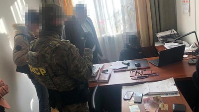Начальника відділу Держпродспоживслужби Львівщини затримали на хабарі