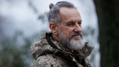 "Тільки ми можемо перемогти росіян, за нас це ніхто робити не буде": історія сержанта Ніксона, який служить в ТЦК "Тільки ми можемо перемогти росіян, за нас це ніхто робити не буде": історія сержанта Ніксона, який служить в ТЦК
