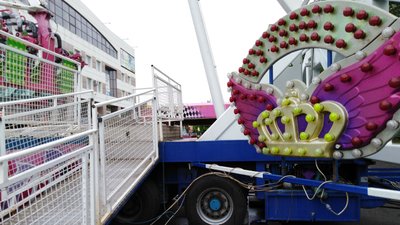 Атракціон, на якому травмувалися люди на Миколаївщині, поки залишається на місці Атракціон, на якому травмувалися люди на Миколаївщині, поки залишається на місці