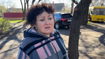 Лариса розповідає про наслідки обстрілу Слов'янська ввечері 6 квітня
