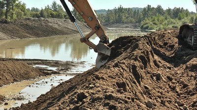 10 мільйонів у воду. У Нижньому Вербіжі - проти укріплення дамби
