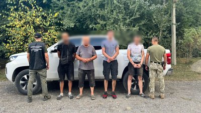 На кордоні з Румунією затримали чотирьох закарпатців