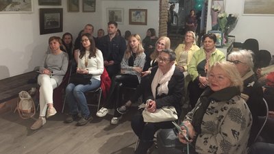Мистецтво задля допомоги: черкаська поетеса презентувала збірку