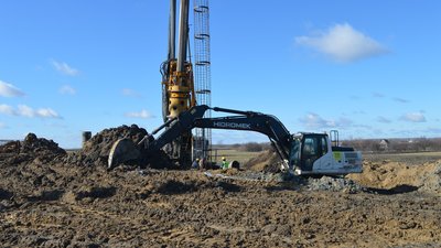 Роботи на дорозі Н-31 Дніпро-Решетилівка біля обходу Решетилівки Роботи на дорозі Н-31 Дніпро-Решетилівка біля обходу Решетилівки