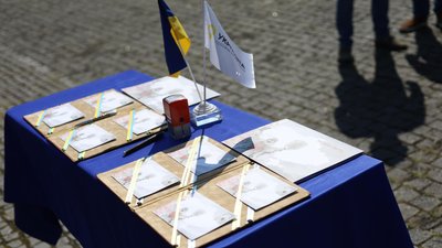 В Ужгороді погасили марку до Дня Незалежності В Ужгороді погасили марку до Дня Незалежності