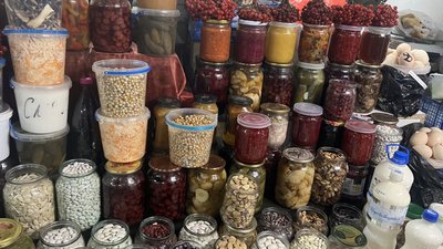Продукти на ринку "Центральний" у Чернівцях