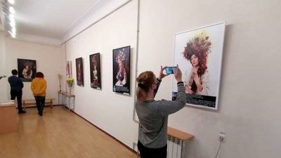 "Сильні духом. Мами". У Кропивницькому представили портрети жінок, які втратили синів на війні "Сильні духом. Мами". У Кропивницькому представили портрети жінок, які втратили синів на війні