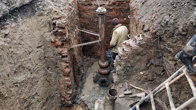 В Інгульському районі Миколаєва стався витік води В Інгульському районі Миколаєва стався витік води