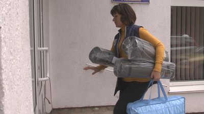 Теплий одяг та гарячі обіди: у Хмельницькому "Карітас" опікується переселенцями з інвалідністю