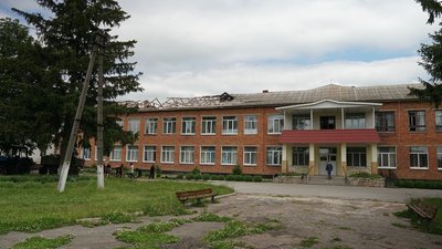 "Це нелюди, які здатні з дітьми отаке витворяти". Працівники інтернату у Білопіллі розповіли про обстріл закладу "Це нелюди, які здатні з дітьми отаке витворяти". Працівники інтернату у Білопіллі розповіли про обстріл закладу