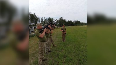 На Чернігівщині попрощалися з трьома військовими, які загинули під час боїв на Донеччині та Луганщині