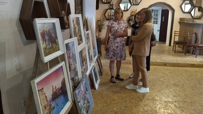 Школярка з Волині продає картини з пазлів, виручені гроші передає ЗСУ