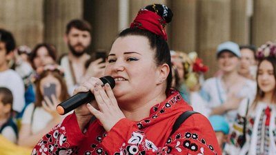 Пісня Alyona Alyona звучить у фільмі від Netflix