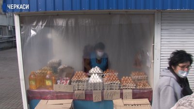 Продавців черкаських ринків перевірили на дотримання правил Продавців черкаських ринків перевірили на дотримання правил