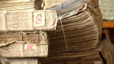 У Житомирському обласному архіві оцифровують документи за допомогою безконтактних сканерів У Житомирському обласному архіві оцифровують документи за допомогою безконтактних сканерів