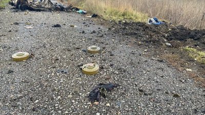 Двоє жителів Золочівської громади загинули: авто наїхало на міну