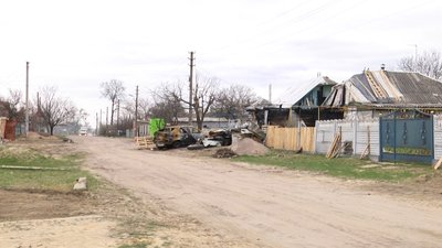 На Житомирщині у палаючому підвалі гаражу 40 хвилин перебували діти, які сховалися від авіаударів На Житомирщині у палаючому підвалі гаражу 40 хвилин перебували діти, які сховалися від авіаударів