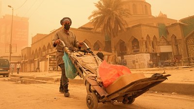 В Іраку — восьма з початку року пилова буря. Влада закриває аеропорти, школи, університети й держустанови