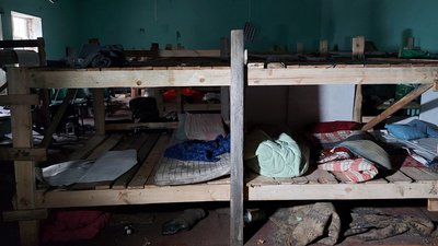 У Боромлянському будинку культури на Сумщині окупанти РФ влаштували казарму У Боромлянському будинку культури на Сумщині окупанти РФ влаштували казарму