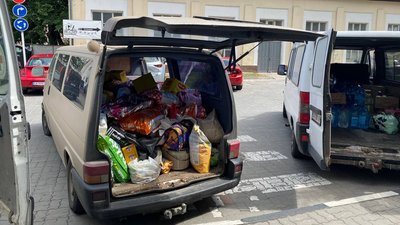 Шість тонн гуманітарної допомоги молодь з Черкас відвезла на Херсонщину Шість тонн гуманітарної допомоги молодь з Черкас відвезла на Херсонщину