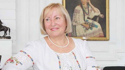 Картини та сорочки: вишиванки Херсонського художнього музею Картини та сорочки: вишиванки Херсонського художнього музею