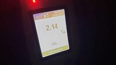 У Херсоні п’яний водій заснув, коли патрульні складали на нього протокол У Херсоні п’яний водій заснув, коли патрульні складали на нього протокол