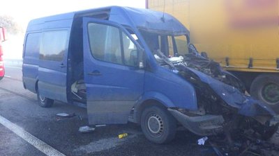 На дорозі у Лубенському районі зіткнулися мікроавтобус та вантажівка На дорозі у Лубенському районі зіткнулися мікроавтобус та вантажівка