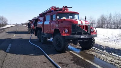 На Рівненщині загорілась вантажівка, яка перевозила 20 тонн машинного мастила На Рівненщині загорілась вантажівка, яка перевозила 20 тонн машинного мастила
