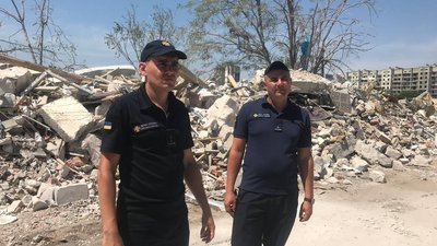 Страшно потім, коли все прокручуєш в голові: рятувальники з Одещини про розбір завалів в Сергіївці після ракетного удару