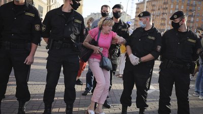 Опозиційні протести у Білорусі: поліція затримала більше 100 людей Опозиційні протести у Білорусі: поліція затримала більше 100 людей