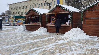 За добу на дороги Кропивницького використали 320 тонн протиожеледних сумішей За добу на дороги Кропивницького використали 320 тонн протиожеледних сумішей