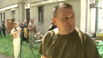 Волонтери з Тернополя везуть допомогу військовим на Схід Волонтери з Тернополя везуть допомогу військовим на Схід