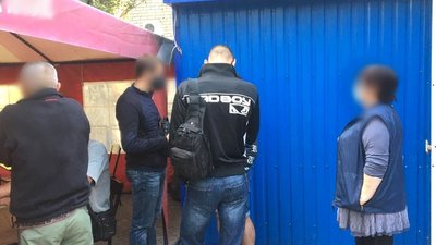 У Херсоні під час святкування дня міста поліція виявила 4 факти продажу підліткам алкоголю У Херсоні під час святкування дня міста поліція виявила 4 факти продажу підліткам алкоголю