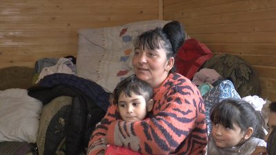 Із берега річки — у справжній будинок. Історія сім'ї франківських ромів Роубі та Гіти Із берега річки — у справжній будинок. Історія сім'ї франківських ромів Роубі та Гіти