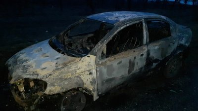 На Дніпропетровщині згоріло два легковики