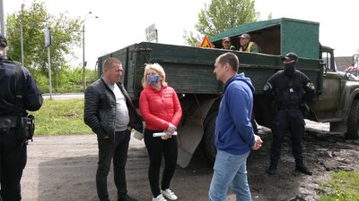 У Рівному демонтують незаконну зовнішню рекламу. Як це відбувається У Рівному демонтують незаконну зовнішню рекламу. Як це відбувається