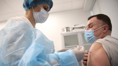 На Донеччині та Луганщині за добу від COVID-19 вакцинували понад 8 тисяч людей