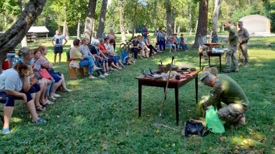 Військові з ОТУ "Суми" провели заняття для цивільних на Білопільщині