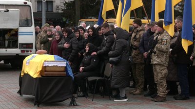 У Рівному попрощалися з молодшим сержантом Романом Кондратюком У Рівному попрощалися з молодшим сержантом Романом Кондратюком