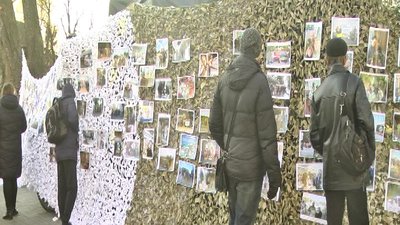 Поспілкувались, почаювали та переглянули фотовиставку: місцеві волонтери подякували вінничанам за підтримку армії