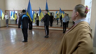 Учасники народного бального ансамблю "Юність" у Луцьку відновили репетиції Учасники народного бального ансамблю "Юність" у Луцьку відновили репетиції